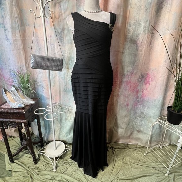 📌Xscape Mermaid Style Asymmetrical Neckline Prom - Ball - Formal Evening Dress - Picture 1 of 16